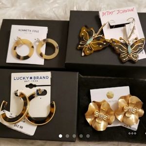 ELEGANT EARRINGS 4 PCS .